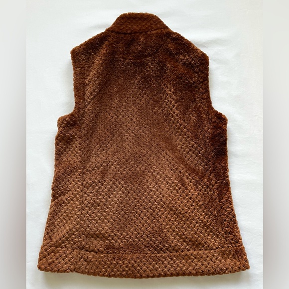 NWOT Calvin Klein Plush Zip-Up Vest - Picture 11 of 13